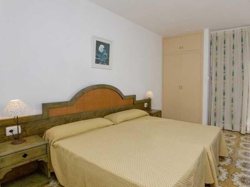 Apartamentos Bon Lloc Santa Eulária des Riu Exterior foto