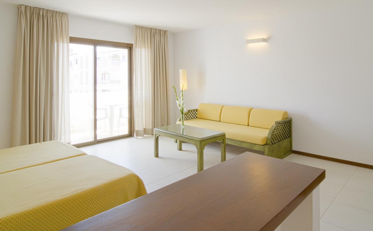 Apartamentos Bon Lloc Santa Eulária des Riu Exterior foto