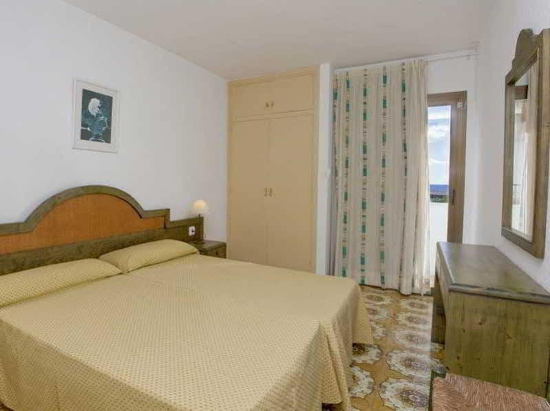 Apartamentos Bon Lloc Santa Eulária des Riu Exterior foto